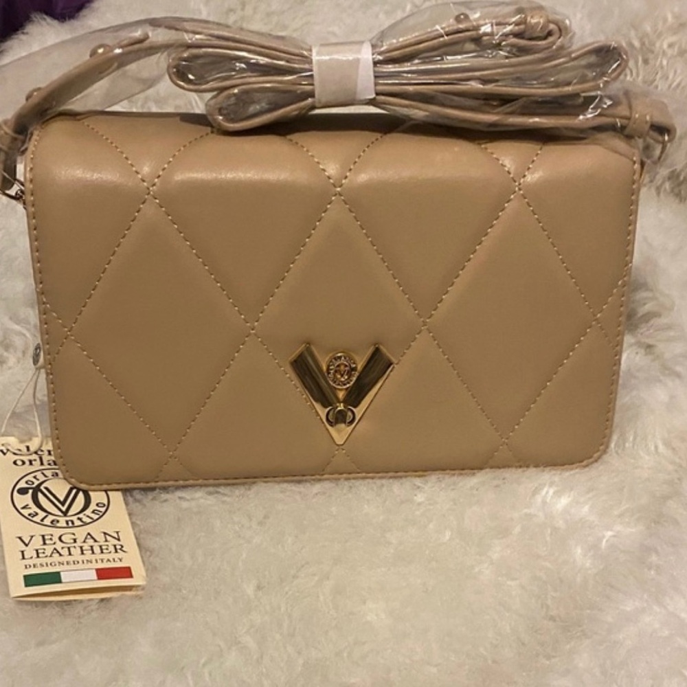 Valentino Quilted HandBag. Eloquent Color Combination. $279 retail!! V-2003 🔥 - Picture 2 of 5